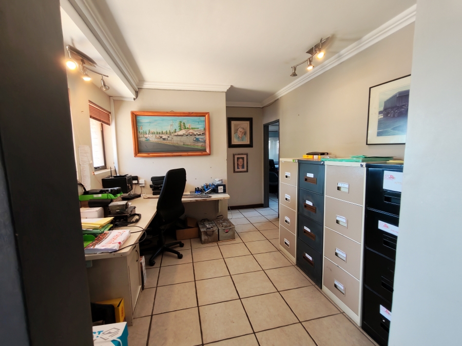 Commercial Property for Sale in Broadlands Western Cape